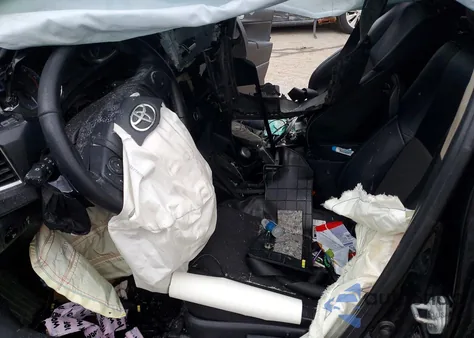 2016 Toyota Corolla L z USA, uszkodzony, nr VIN 2T1BURHE8GC685785